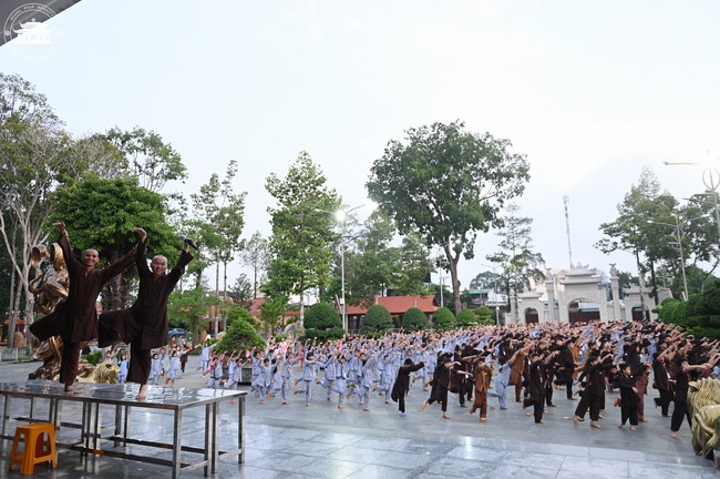 Starting the Temporary Ordination Retreat for Children in Summer with the theme Sowing compassion seeds