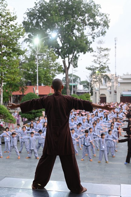 Starting the Temporary Ordination Retreat for Children in Summer with the theme Sowing compassion seeds