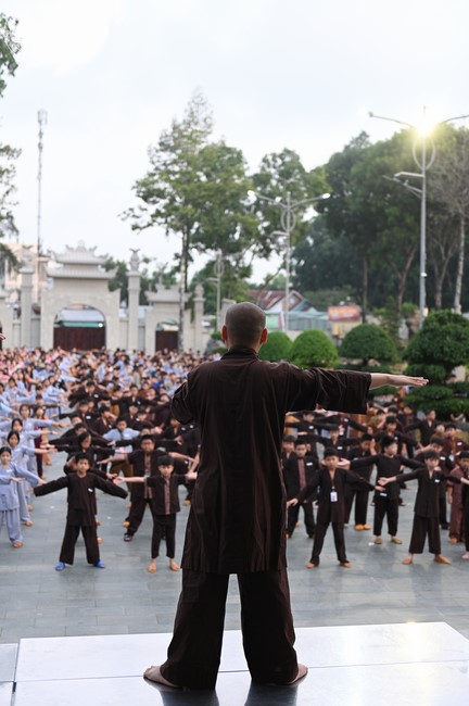 Starting the Temporary Ordination Retreat for Children in Summer with the theme Sowing compassion seeds