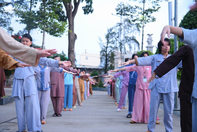 Starting the Temporary Ordination Retreat for Children in Summer with the theme Sowing compassion seeds