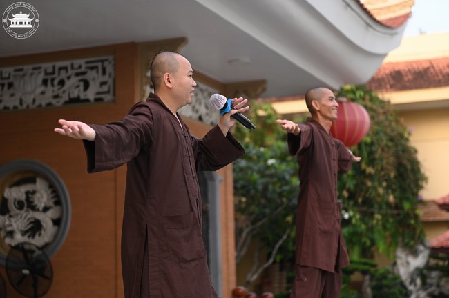 Starting the Temporary Ordination Retreat for Children in Summer with the theme Sowing compassion seeds