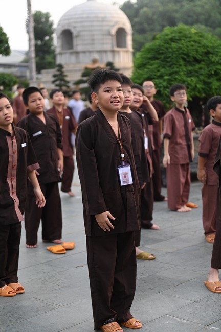 Starting the Temporary Ordination Retreat for Children in Summer with the theme Sowing compassion seeds