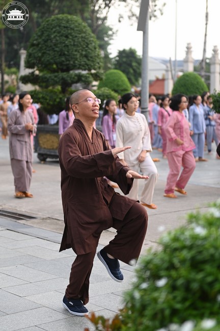 Starting the Temporary Ordination Retreat for Children in Summer with the theme Sowing compassion seeds