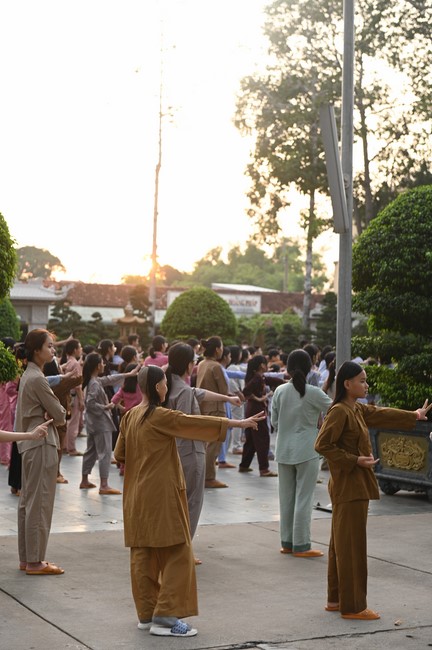 Starting the Temporary Ordination Retreat for Children in Summer with the theme Sowing compassion seeds