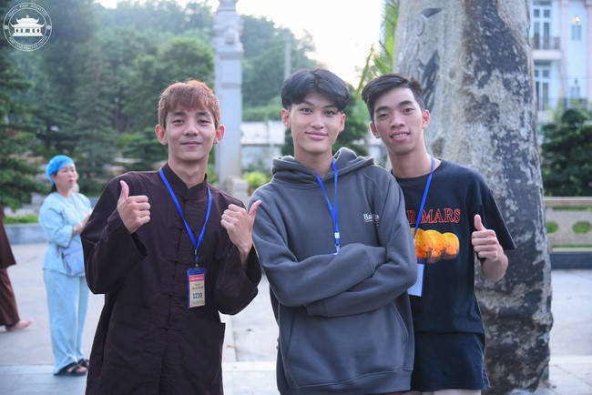 Starting the Temporary Ordination Retreat for Children in Summer with the theme Sowing compassion seeds