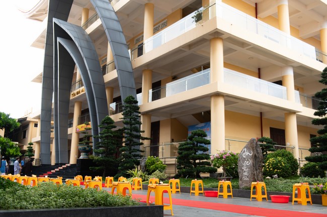 Starting the Temporary Ordination Retreat for Children in Summer with the theme Sowing compassion seeds