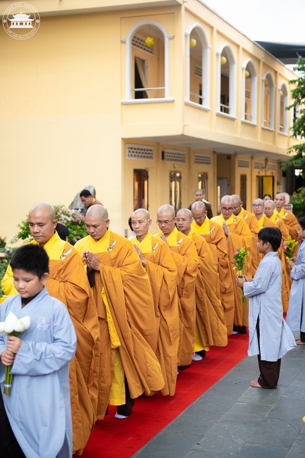 Starting the Temporary Ordination Retreat for Children in Summer with the theme Sowing compassion seeds