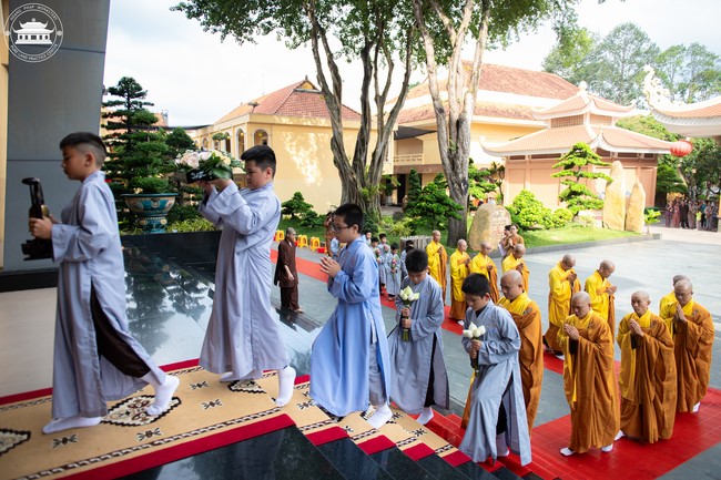 Starting the Temporary Ordination Retreat for Children in Summer with the theme Sowing compassion seeds