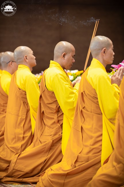 Starting the Temporary Ordination Retreat for Children in Summer with the theme Sowing compassion seeds