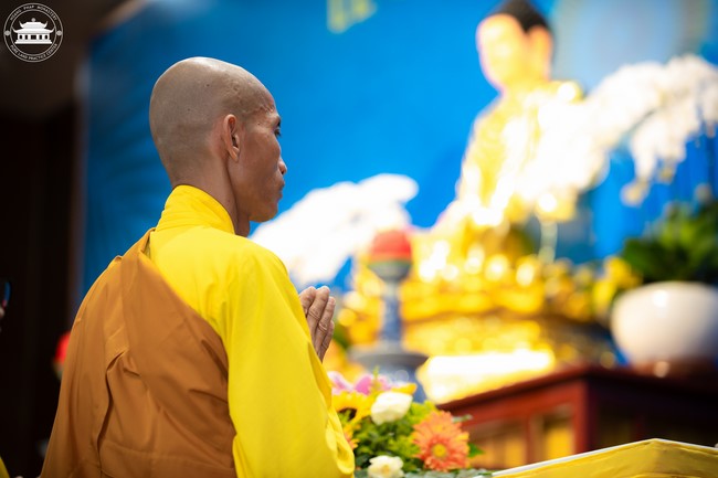 Starting the Temporary Ordination Retreat for Children in Summer with the theme Sowing compassion seeds