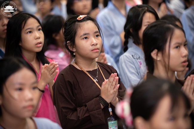 Starting the Temporary Ordination Retreat for Children in Summer with the theme Sowing compassion seeds