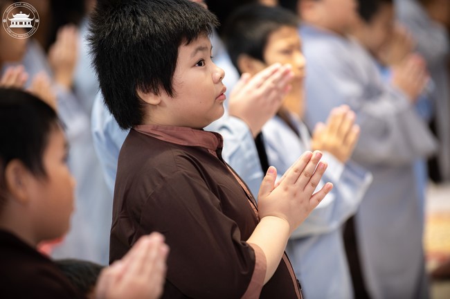 Starting the Temporary Ordination Retreat for Children in Summer with the theme Sowing compassion seeds