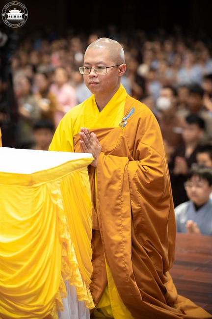 Starting the Temporary Ordination Retreat for Children in Summer with the theme Sowing compassion seeds