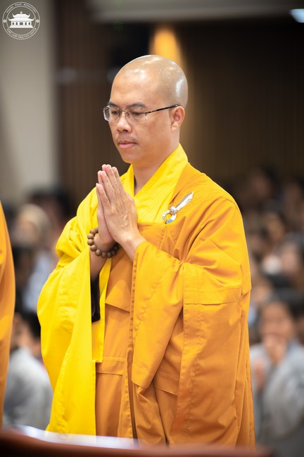 Starting the Temporary Ordination Retreat for Children in Summer with the theme Sowing compassion seeds