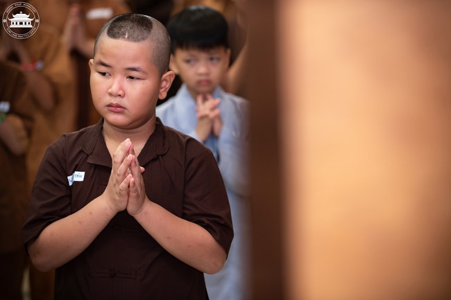 Starting the Temporary Ordination Retreat for Children in Summer with the theme Sowing compassion seeds