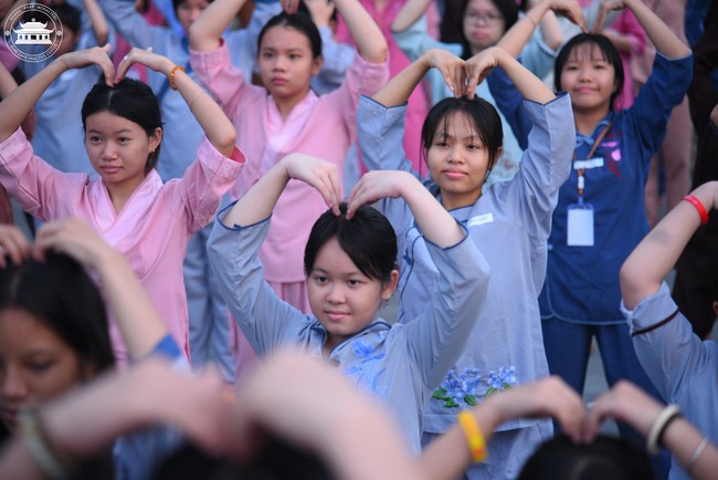 Starting the Temporary Ordination Retreat for Children in Summer with the theme Sowing compassion seeds