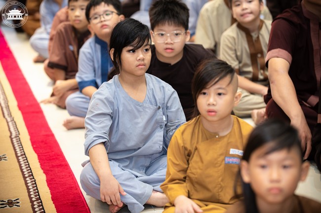 Starting the Temporary Ordination Retreat for Children in Summer with the theme Sowing compassion seeds