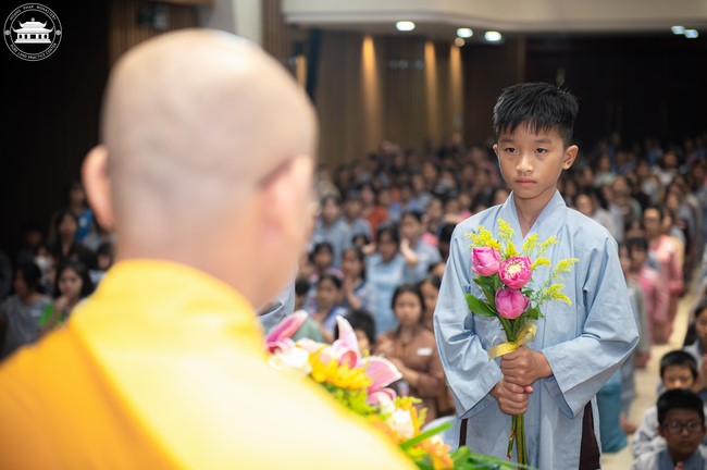 Starting the Temporary Ordination Retreat for Children in Summer with the theme Sowing compassion seeds