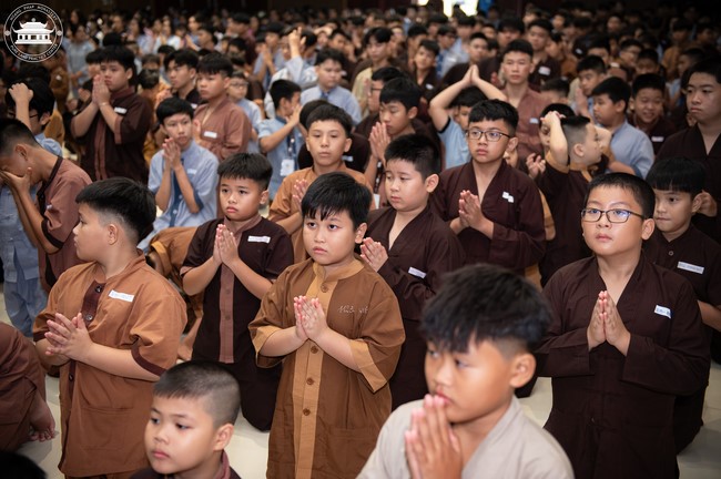 Starting the Temporary Ordination Retreat for Children in Summer with the theme Sowing compassion seeds