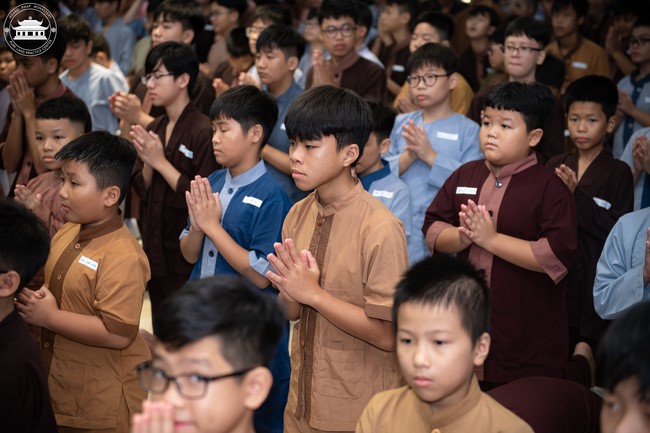 Starting the Temporary Ordination Retreat for Children in Summer with the theme Sowing compassion seeds