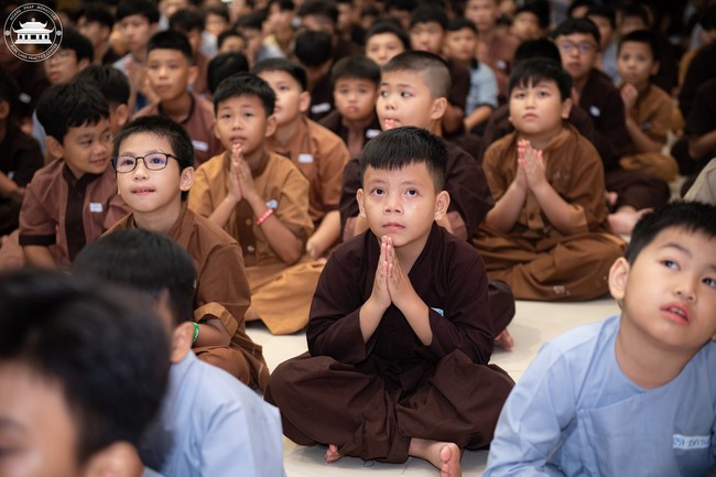 Starting the Temporary Ordination Retreat for Children in Summer with the theme Sowing compassion seeds