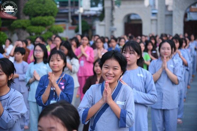 Starting the Temporary Ordination Retreat for Children in Summer with the theme Sowing compassion seeds