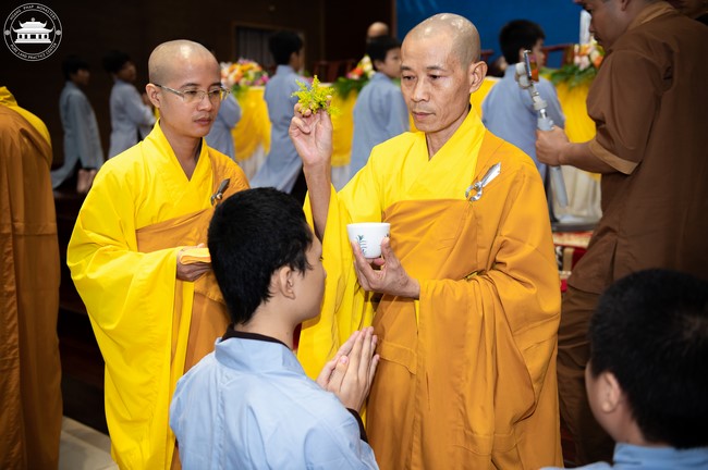 Starting the Temporary Ordination Retreat for Children in Summer with the theme Sowing compassion seeds