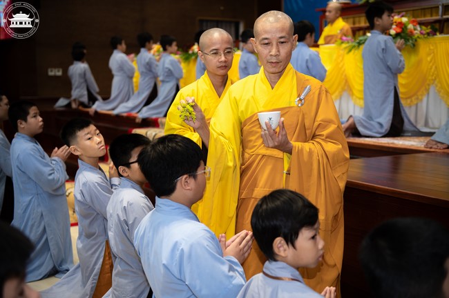 Starting the Temporary Ordination Retreat for Children in Summer with the theme Sowing compassion seeds