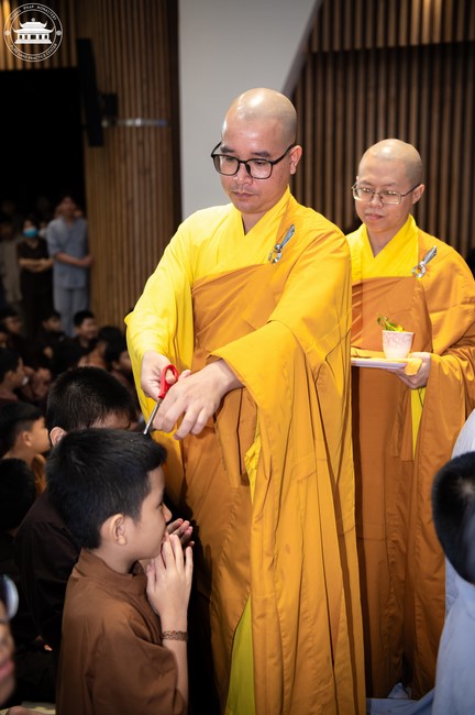 Starting the Temporary Ordination Retreat for Children in Summer with the theme Sowing compassion seeds