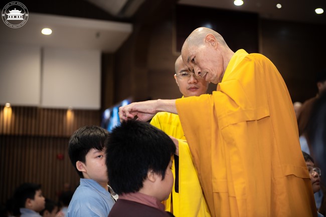 Starting the Temporary Ordination Retreat for Children in Summer with the theme Sowing compassion seeds