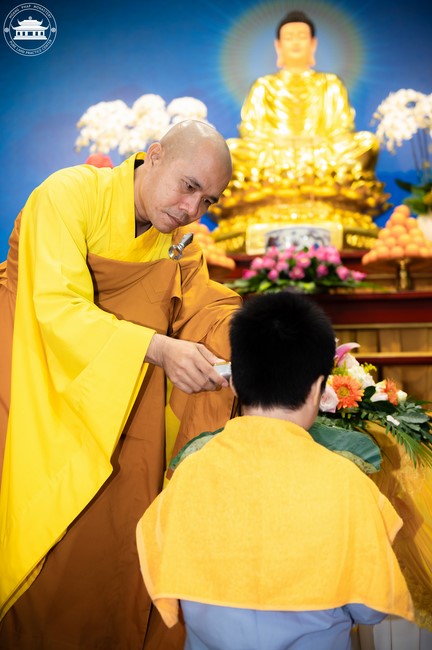 Starting the Temporary Ordination Retreat for Children in Summer with the theme Sowing compassion seeds