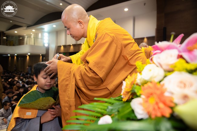 Starting the Temporary Ordination Retreat for Children in Summer with the theme Sowing compassion seeds