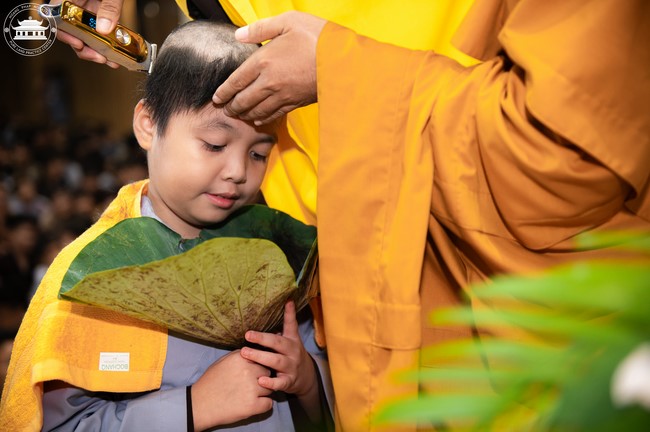 Starting the Temporary Ordination Retreat for Children in Summer with the theme Sowing compassion seeds