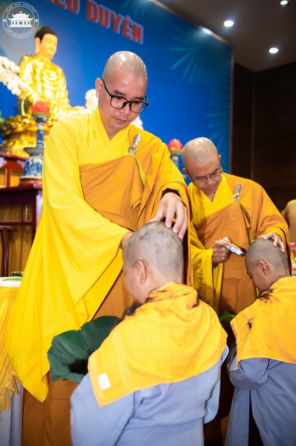 Starting the Temporary Ordination Retreat for Children in Summer with the theme Sowing compassion seeds