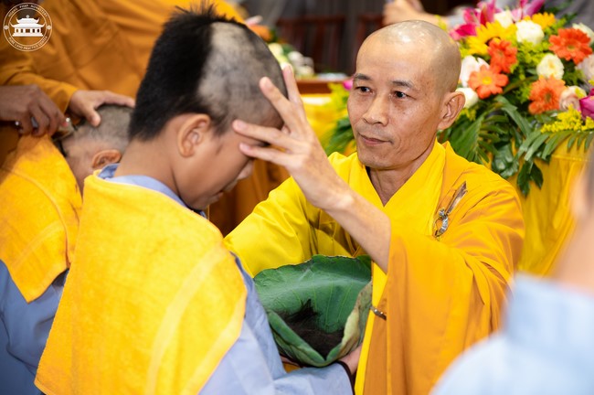 Starting the Temporary Ordination Retreat for Children in Summer with the theme Sowing compassion seeds