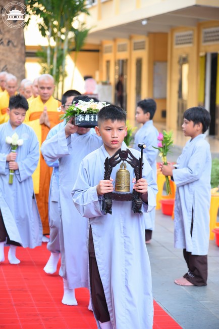 Starting the Temporary Ordination Retreat for Children in Summer with the theme Sowing compassion seeds