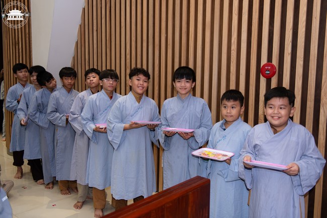 Starting the Temporary Ordination Retreat for Children in Summer with the theme Sowing compassion seeds