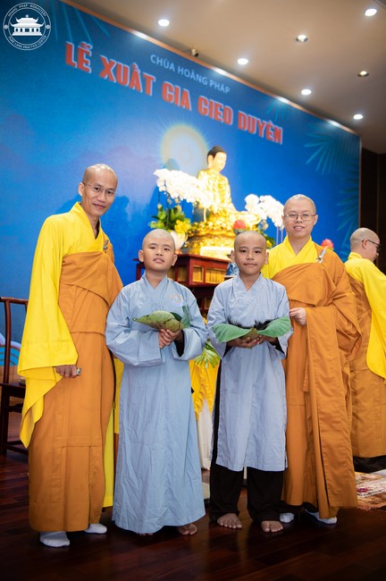 Starting the Temporary Ordination Retreat for Children in Summer with the theme Sowing compassion seeds