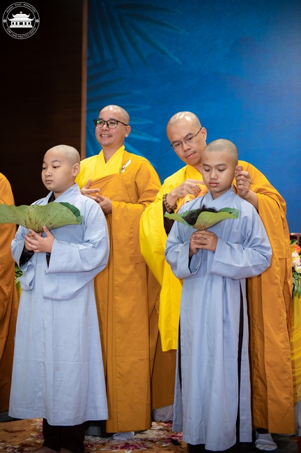 Starting the Temporary Ordination Retreat for Children in Summer with the theme Sowing compassion seeds