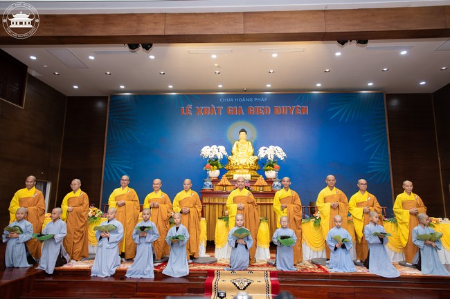 Starting the Temporary Ordination Retreat for Children in Summer with the theme Sowing compassion seeds