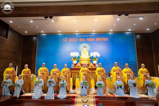 Starting the Temporary Ordination Retreat for Children in Summer with the theme Sowing compassion seeds