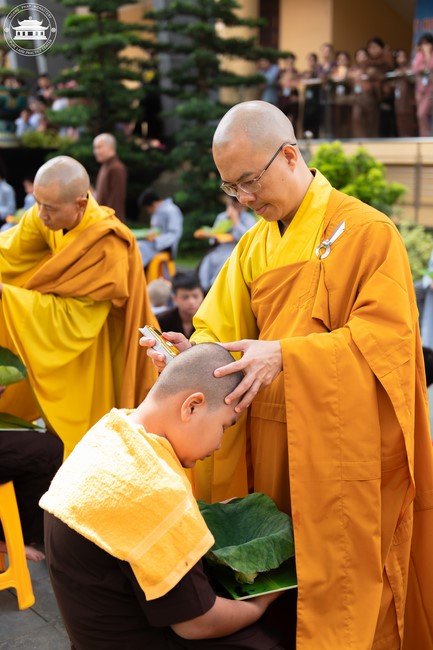 Starting the Temporary Ordination Retreat for Children in Summer with the theme Sowing compassion seeds