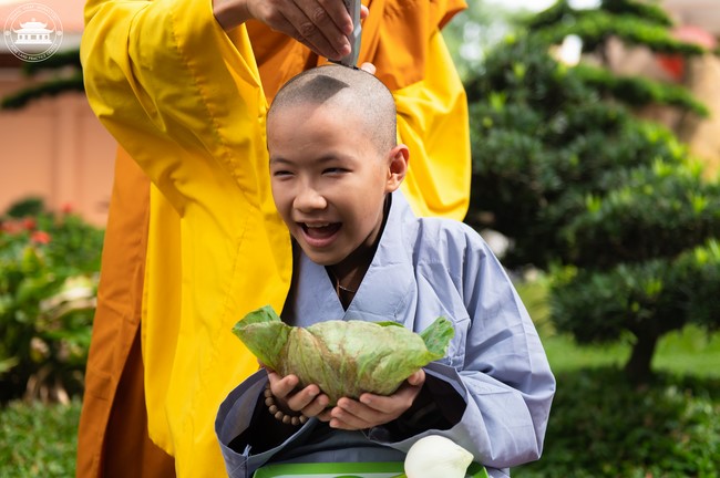 Starting the Temporary Ordination Retreat for Children in Summer with the theme Sowing compassion seeds