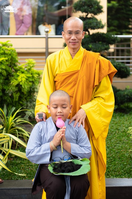 Starting the Temporary Ordination Retreat for Children in Summer with the theme Sowing compassion seeds