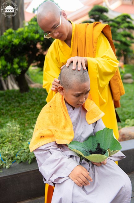 Starting the Temporary Ordination Retreat for Children in Summer with the theme Sowing compassion seeds