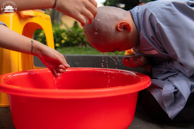 Starting the Temporary Ordination Retreat for Children in Summer with the theme Sowing compassion seeds