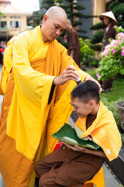 Starting the Temporary Ordination Retreat for Children in Summer with the theme Sowing compassion seeds