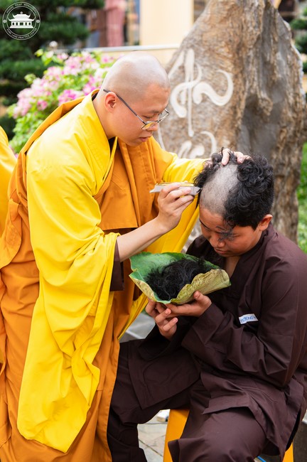 Starting the Temporary Ordination Retreat for Children in Summer with the theme Sowing compassion seeds