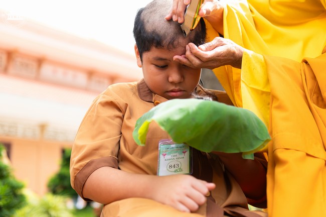 Starting the Temporary Ordination Retreat for Children in Summer with the theme Sowing compassion seeds