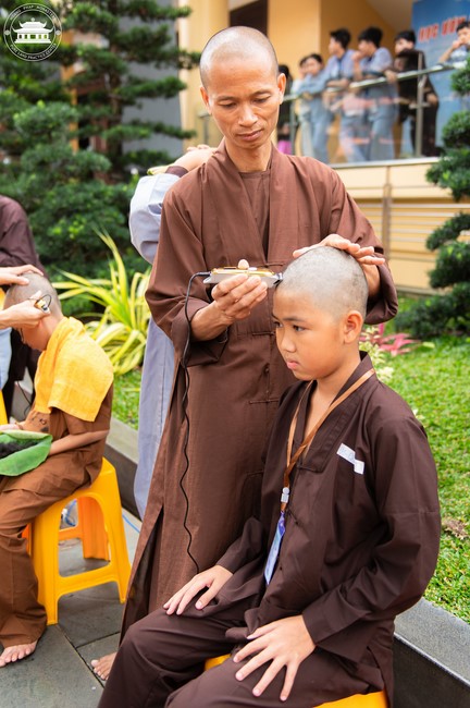 Starting the Temporary Ordination Retreat for Children in Summer with the theme Sowing compassion seeds